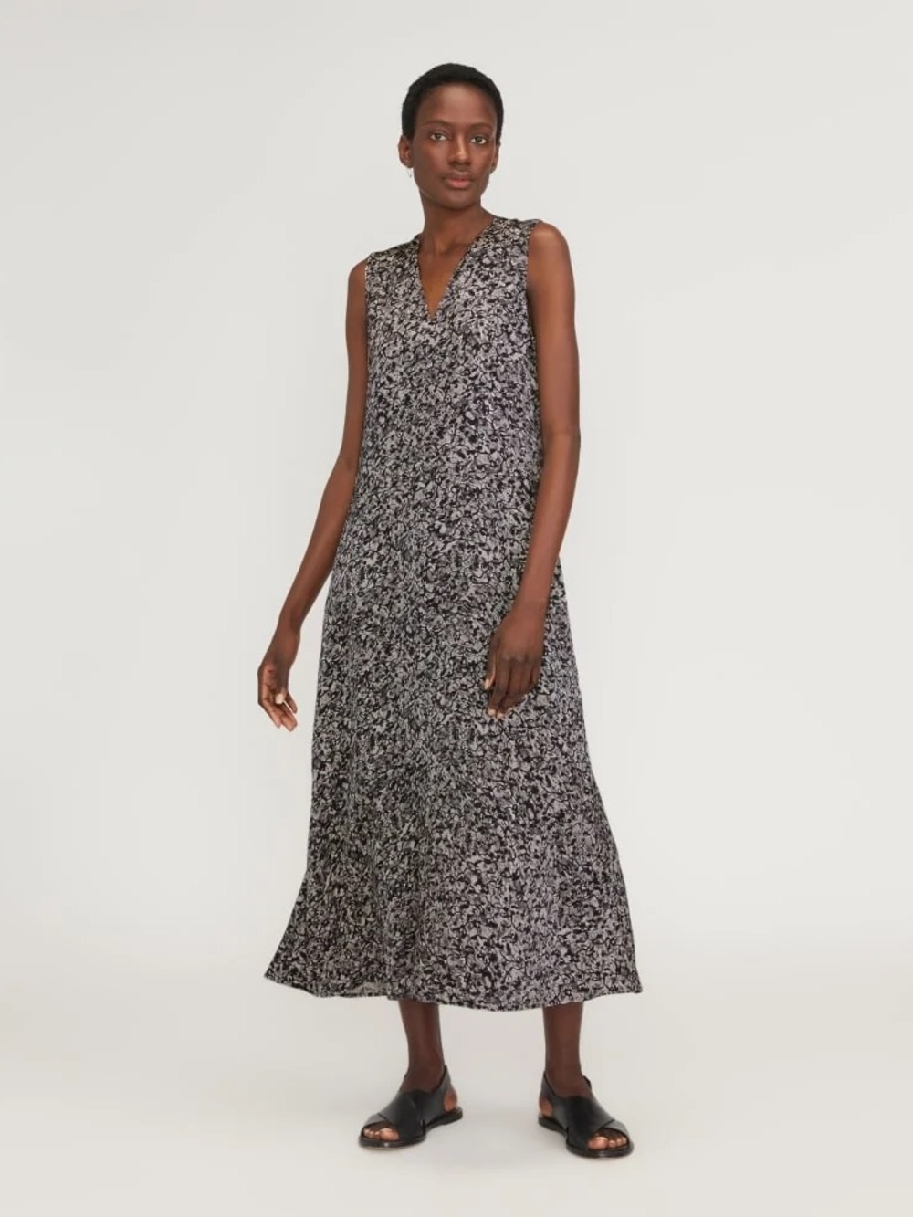 Everlane Black and White Sleeveless V-Neck Maxi Dress